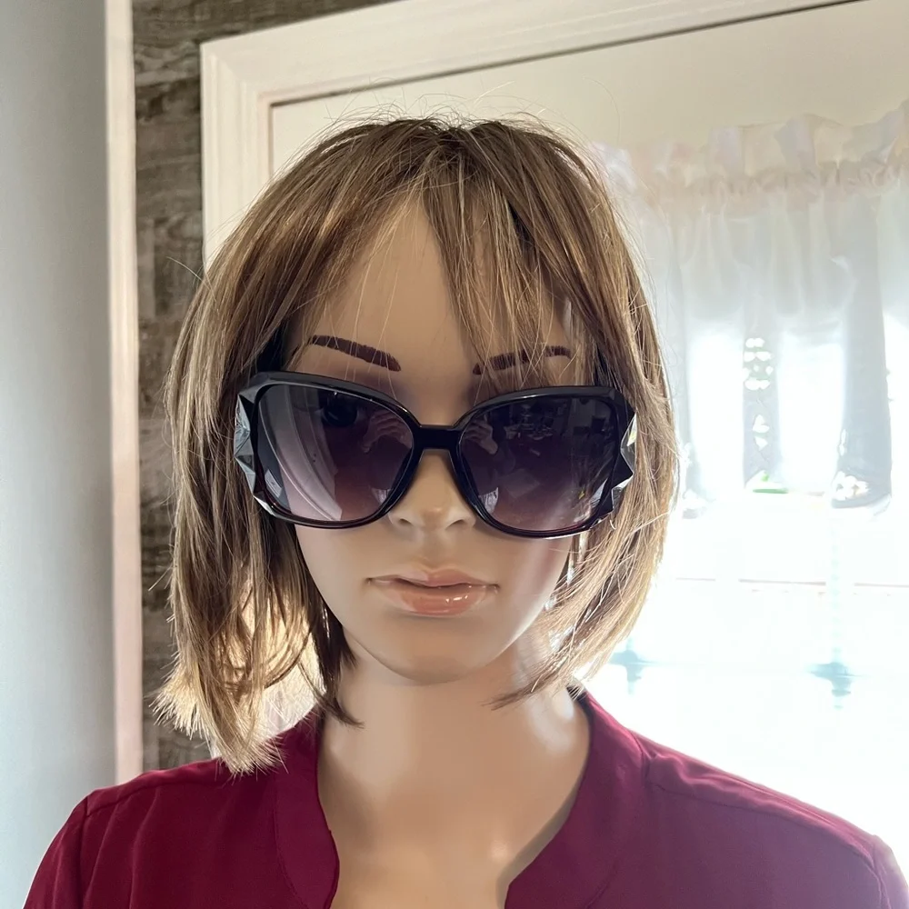 Oversized Sunglasses‎ W/ 3D edges on frames & Silver Tone accents NEW